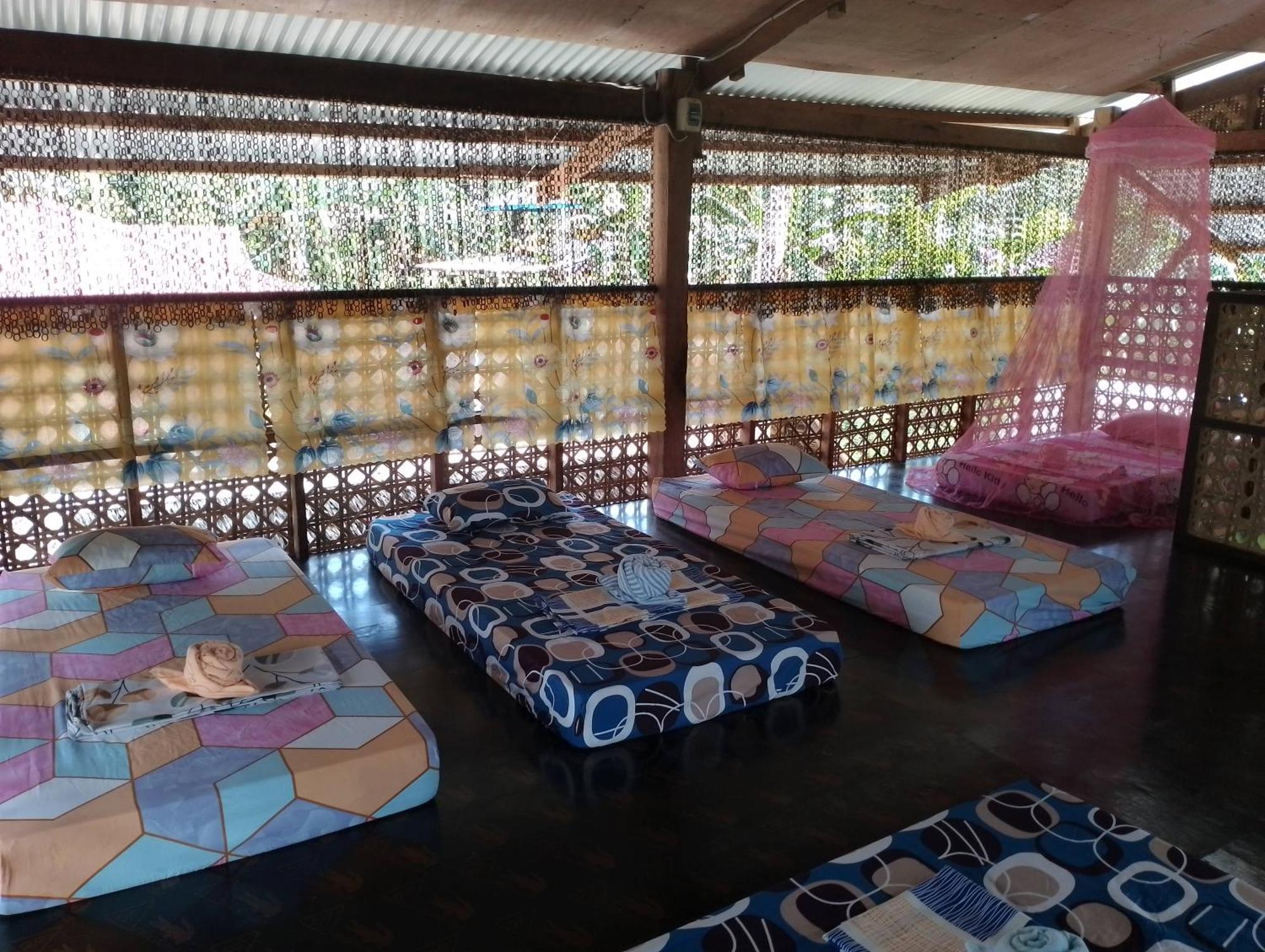 Lhoyjean Garden Hostel Batuan Екстериор снимка