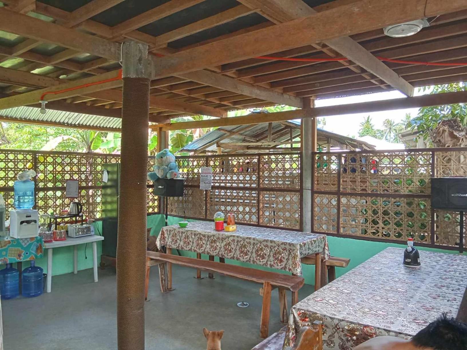 Lhoyjean Garden Hostel Batuan Екстериор снимка