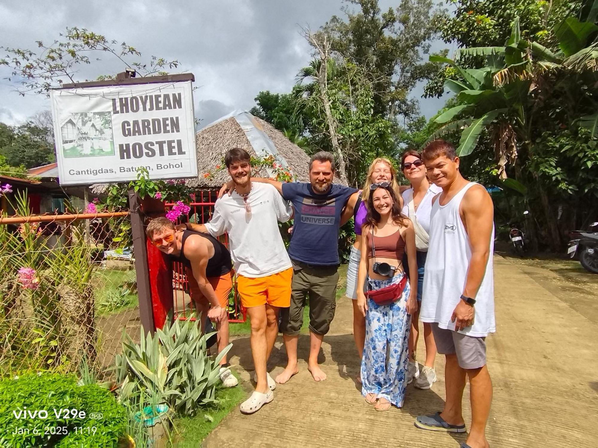 Lhoyjean Garden Hostel Batuan Екстериор снимка